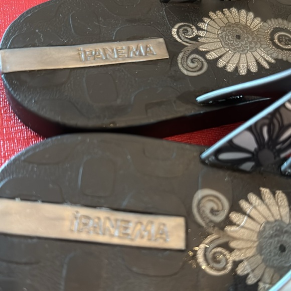 Ipanema Floral thong Sandals size 9 - Picture 2 of 5